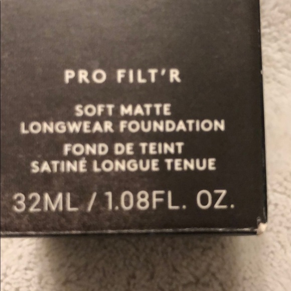 Fenty 490 Pro Filt’r Soft Matte Foundation - Picture 4 of 4